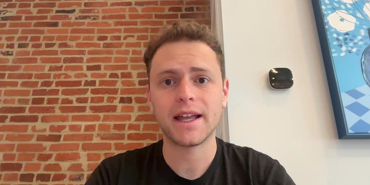 Australia Rejects Trumpism as Trump Compares Himself to the Pope