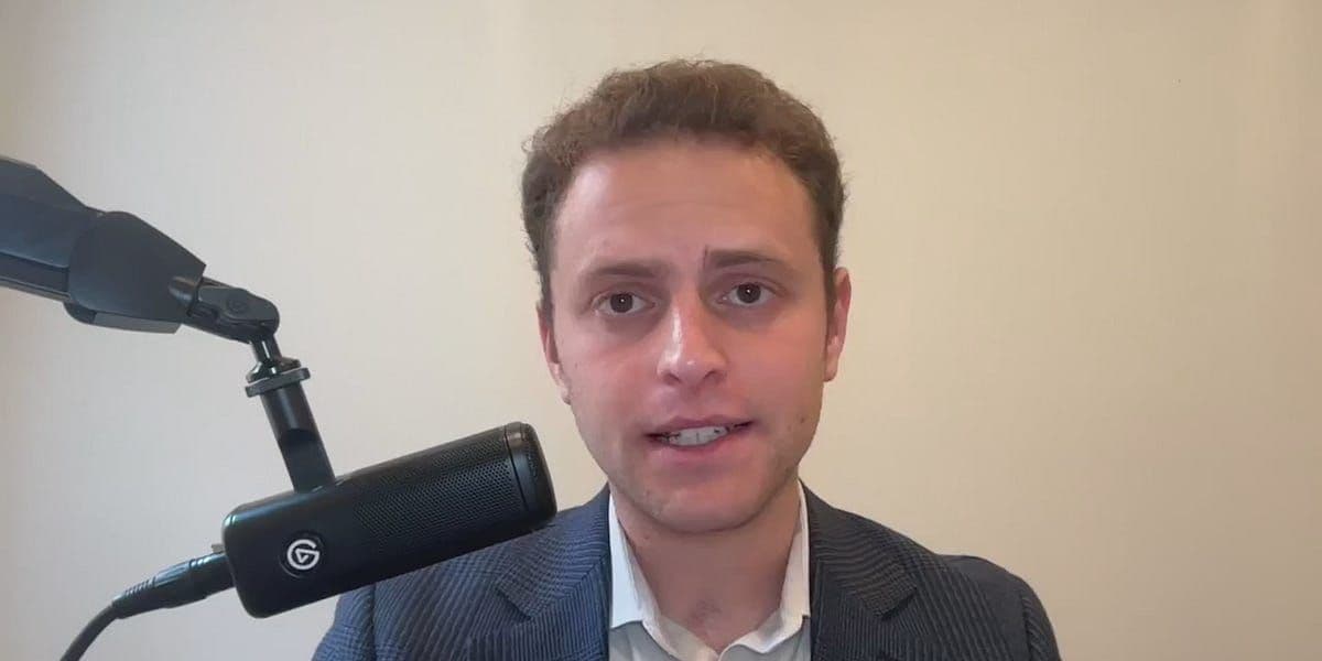 Trump Denies Taiwan's President Permission to Land in New York as Joe Rogan Turns on him